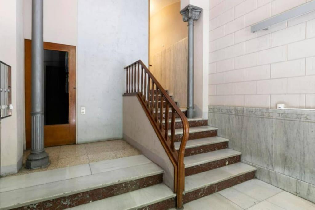 Canela Homes Urquinaona Apartment